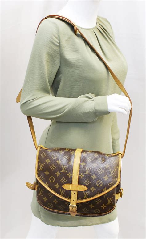 saumur 30 louis vuitton price